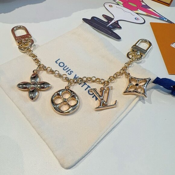 Louis Vuitton Gold - Toned Charm Chain Keychain/Bag Accessory - Picture 4 of 5
